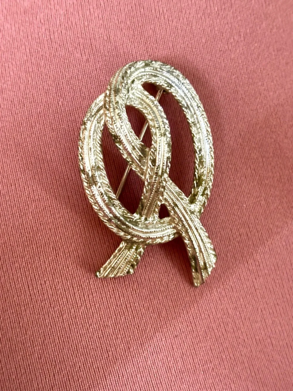 Vintage estate sale 1960 s Knotted Ribbon Brooch -Crown Trifari